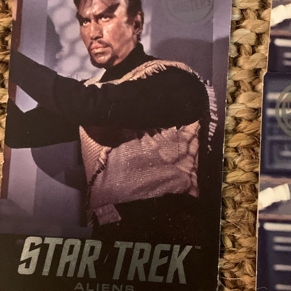 18 DAVE and BUSTERS Aliens Star Trek trading cards holographic foil limited - Picture 6 of 7
